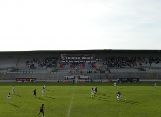 Il Trastevere cede nel finale. A Sassari la Torres vince 2-0.