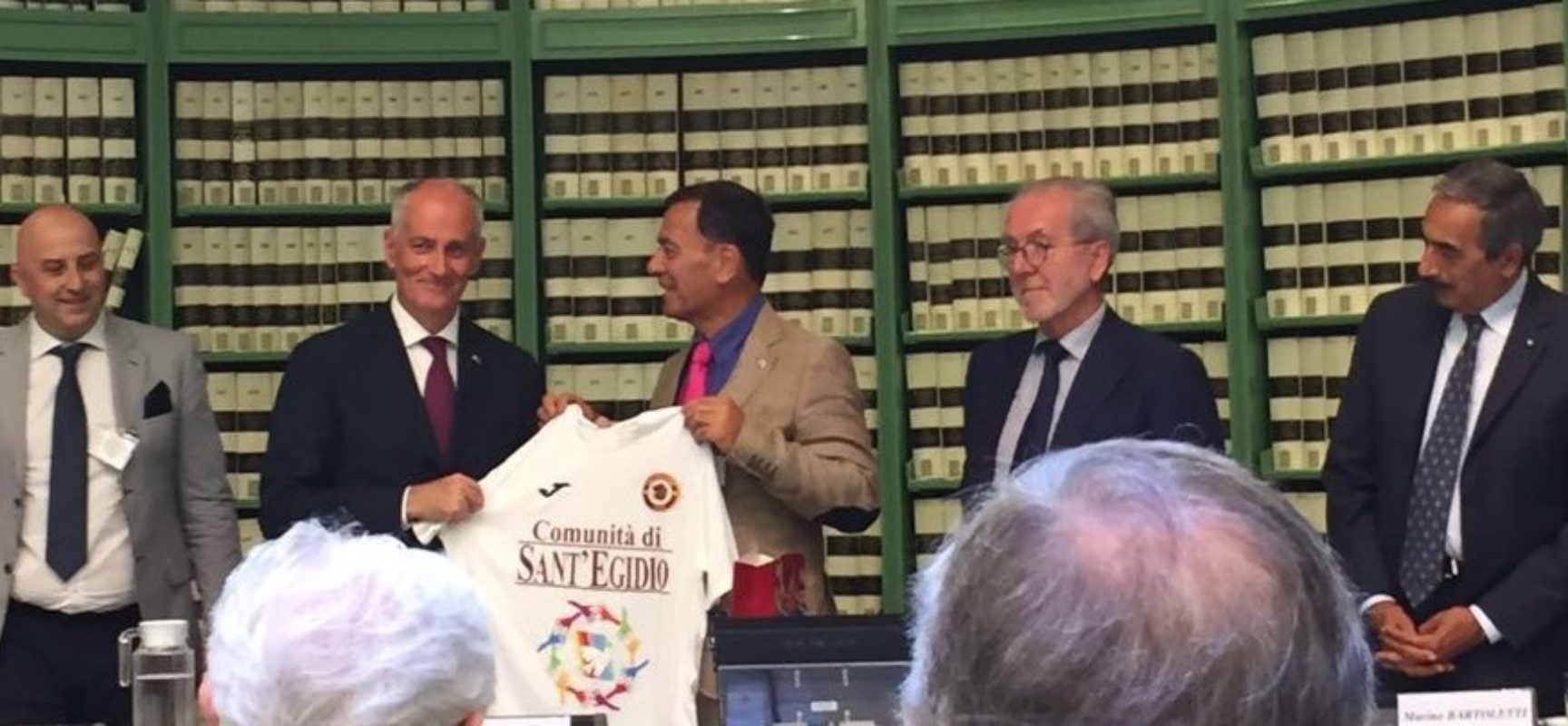 Il Trastevere Calcio al convegno “Sport e Legalità” in Senato. Donata la nostra maglia al Capo della Polizia Franco Gabrielli