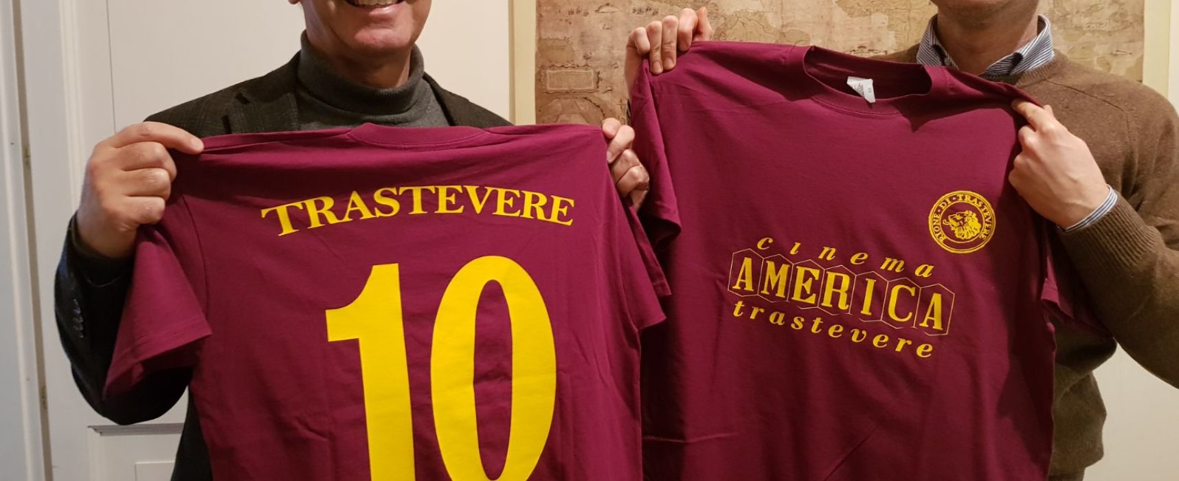 Il Trastevere in campo con la maglia dei ragazzi del Cinema America