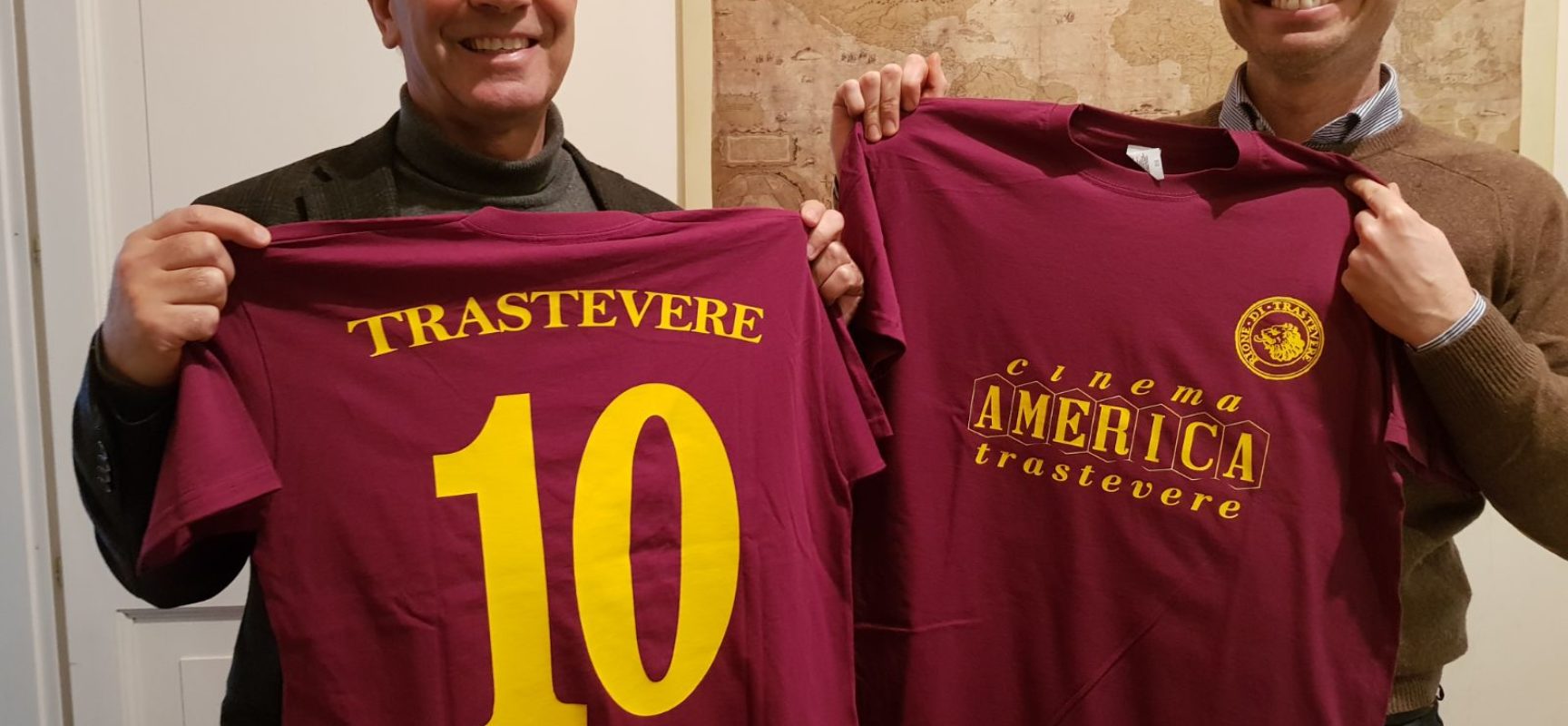 Il Trastevere in campo con la maglia dei ragazzi del Cinema America Il Trastevere in campo con la maglia dei ragazzi del Cinema America