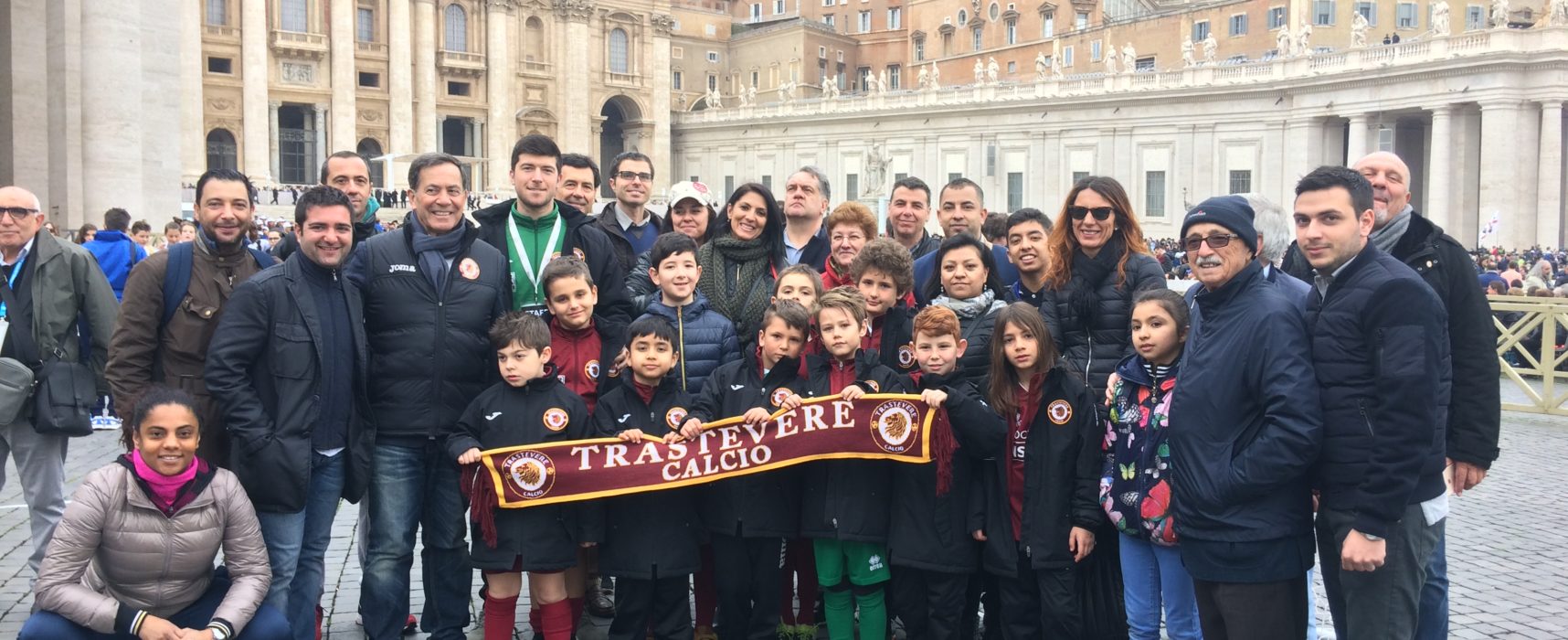 Trastevere calcio in campo a piazza San Pietro all’udienza generale di Papa Francesco