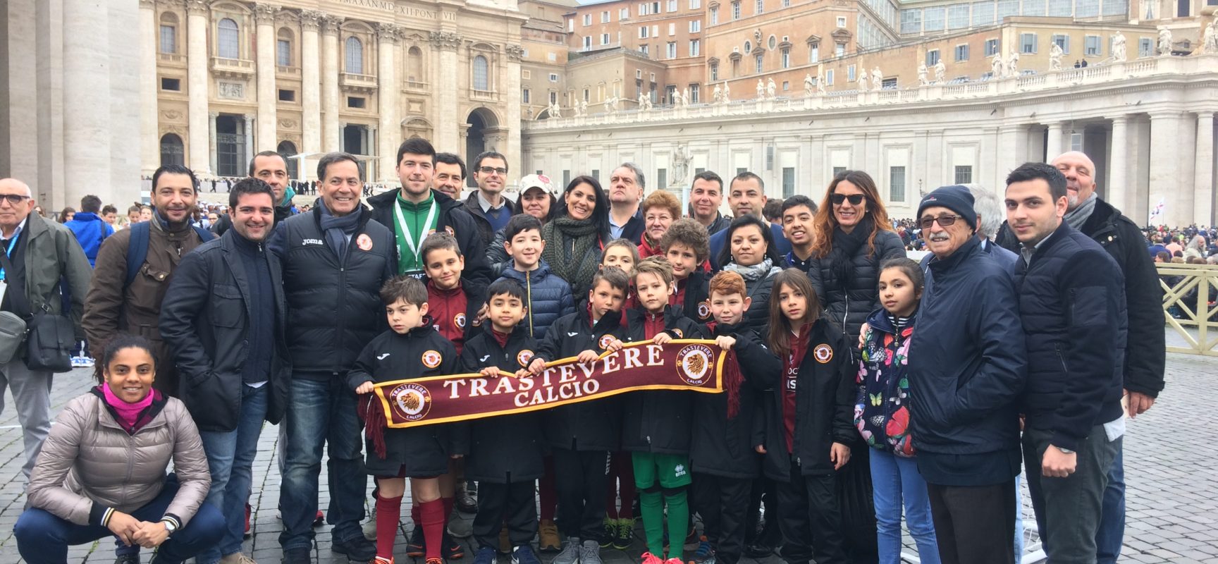 Trastevere calcio in campo a piazza San Pietro all’udienza generale di Papa Francesco