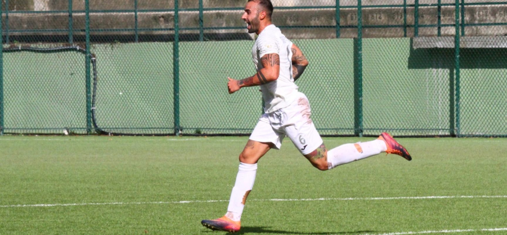 SERIE D, LOCCI AVVISA: “SPLENDIDO GRUPPO MA VOLIAMO BASSI”