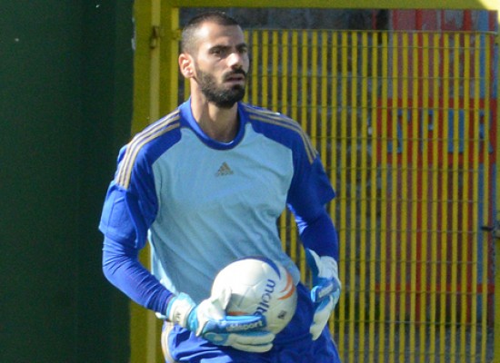Apruzzese para due rigori e Paolacci firma il gol vittoria a Nuoro.