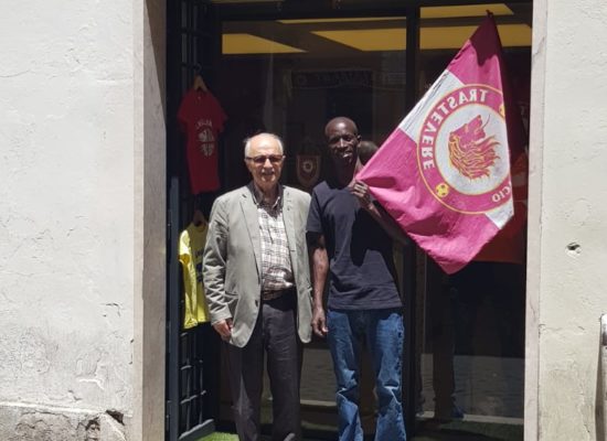 Ezekiel Kemboi in visita a Trastevere. D’Alessio: “La nostra società apprezzata a tutti i livelli sportivi”