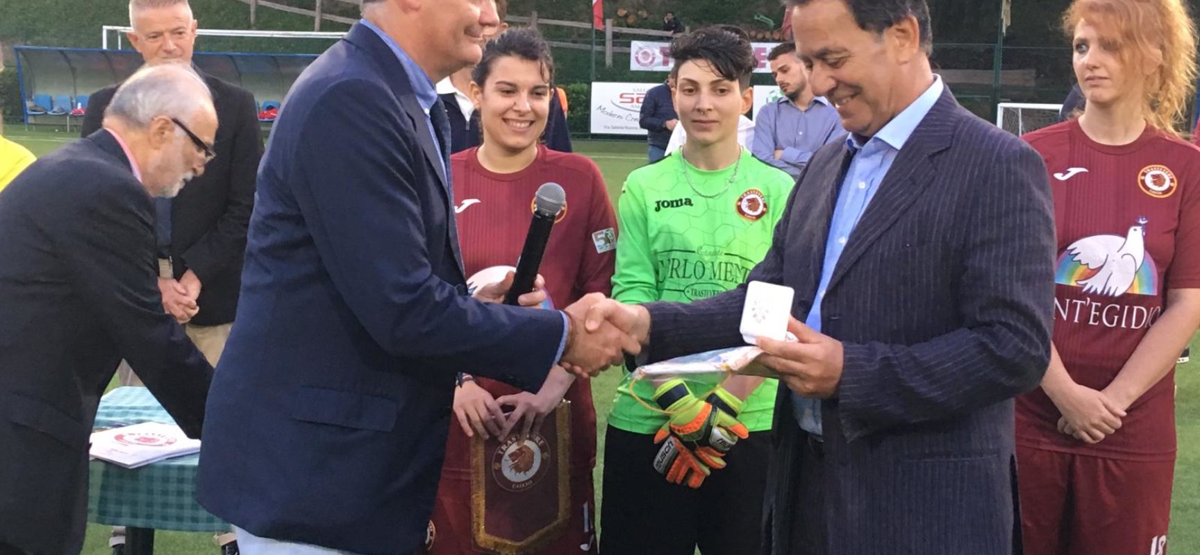 TRASTEVERE – CITTA’ DEL VATICANO, UN’AMICHEVOLE IN ROSA ALLO STADIUM.